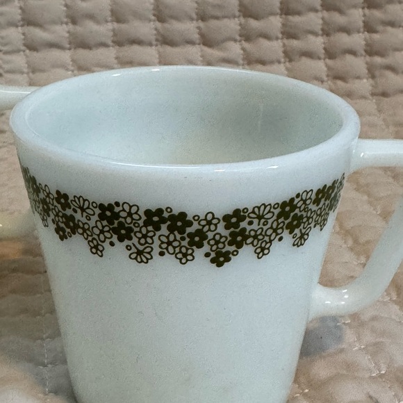 PYREX Vintage Crazy Daisy Mugs- Set of 3 - Picture 2 of 6